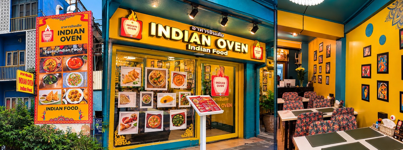 Storefront of Indian Oven Indian Food Bangkok in Makkasan